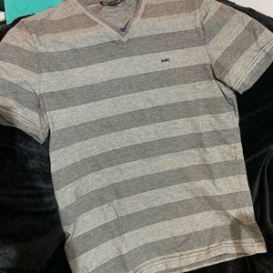 Men’s Michael Kors v neck shirt size S
